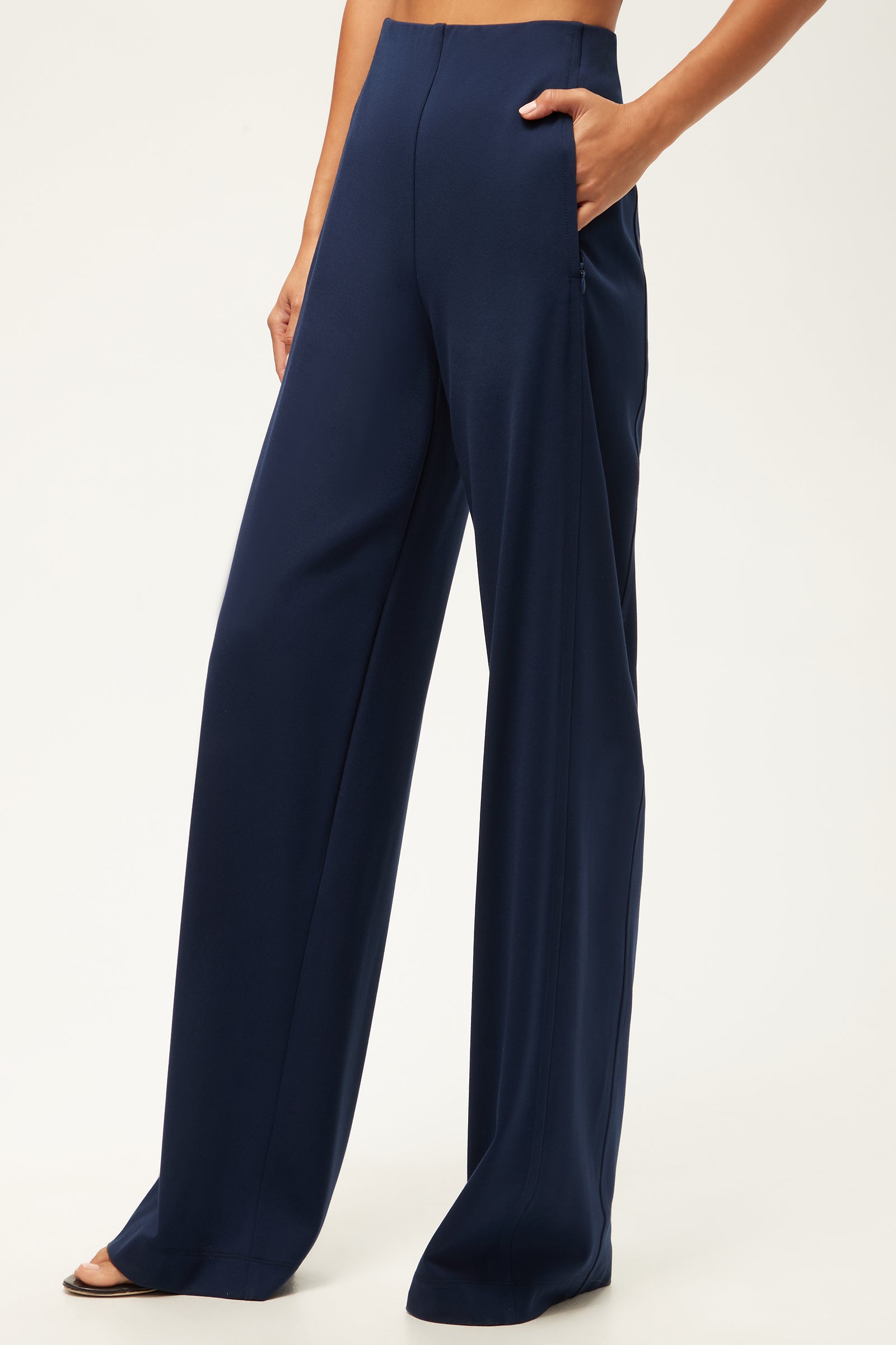 Record Wide-Leg Pant - Cozy Ponte